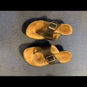 Born sandals